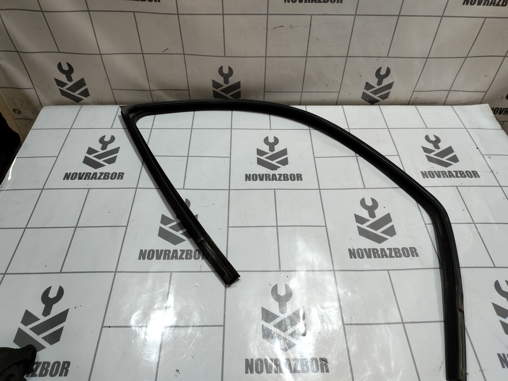 Ford Focus 1 1998-2004 для Уплотнитель стекла двери