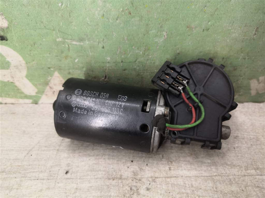 VW Passat B4 94-96 для Моторчик стеклоочистителя передний