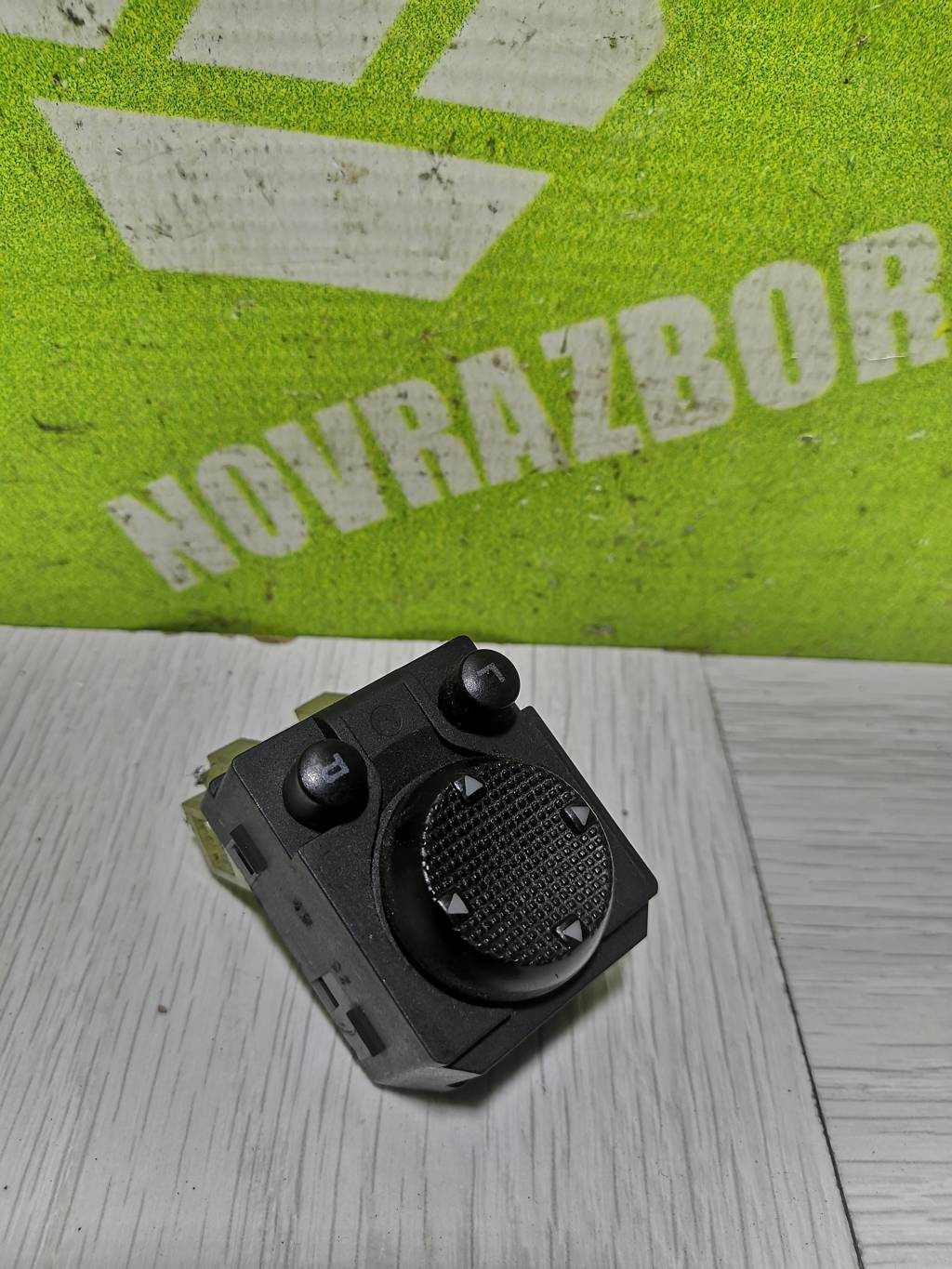 VW Golf 3 Vento 91-97 для Переключатель регулировки зеркала