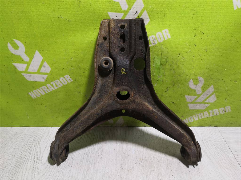 Audi 80  90  B3  86-91 для Рычаг передний правый
