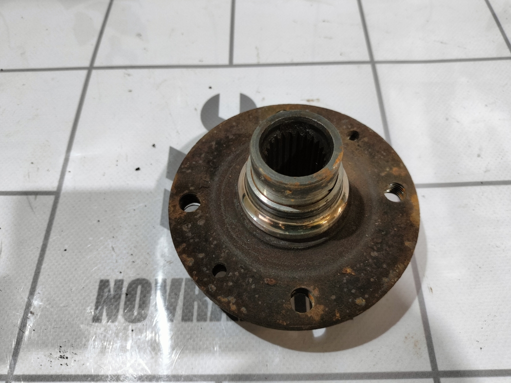 Renault Clio 3  2005-2012 для Ступица передняя