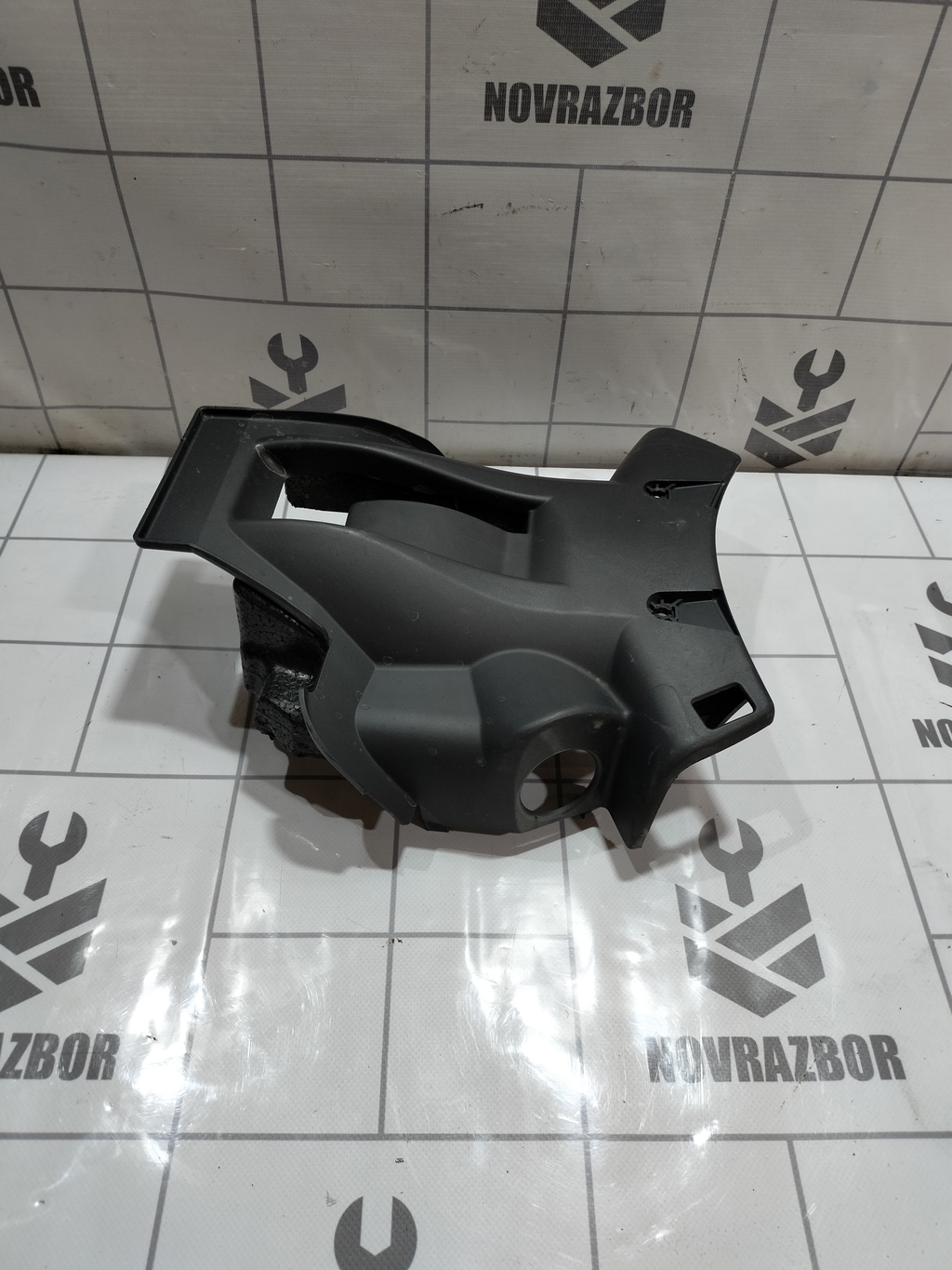 Renault Clio 3  2005-2012 для Кожух рулевой колонки нижний