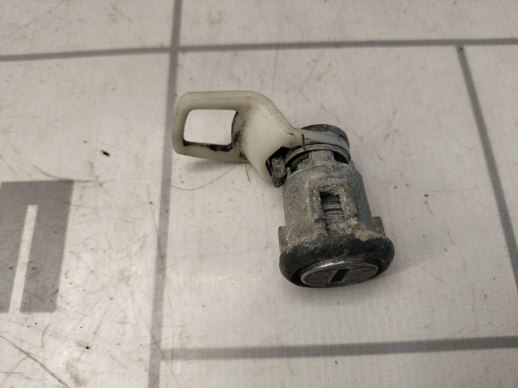 Daewoo Nexia 95-16 для Вставка замка двери лев.