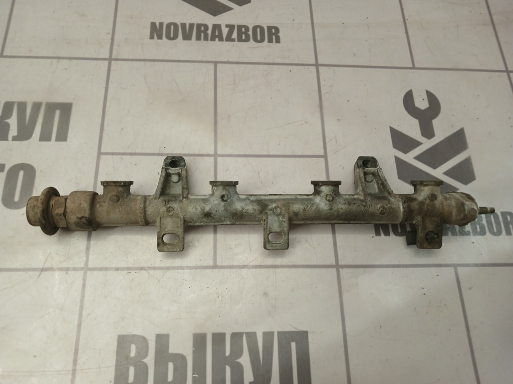 Hyundai Elantra 3  00-05 для Рейка топливная (рампа)