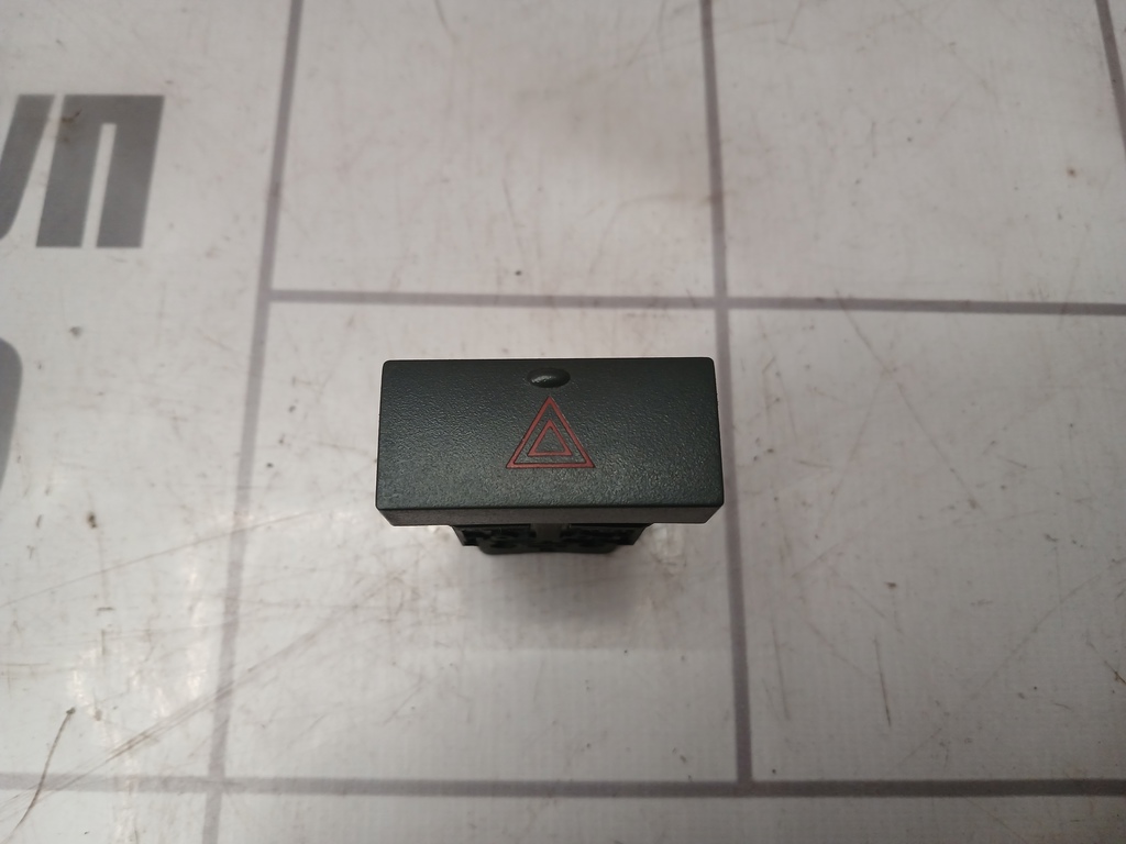 Chery QQ6 S21 07-10 для Кнопка аварийной сигнализации