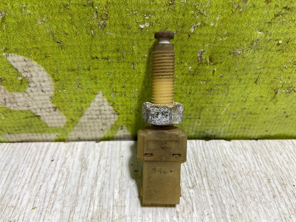 VW Passat B5 96-00 для Датчик включения стопсигнала