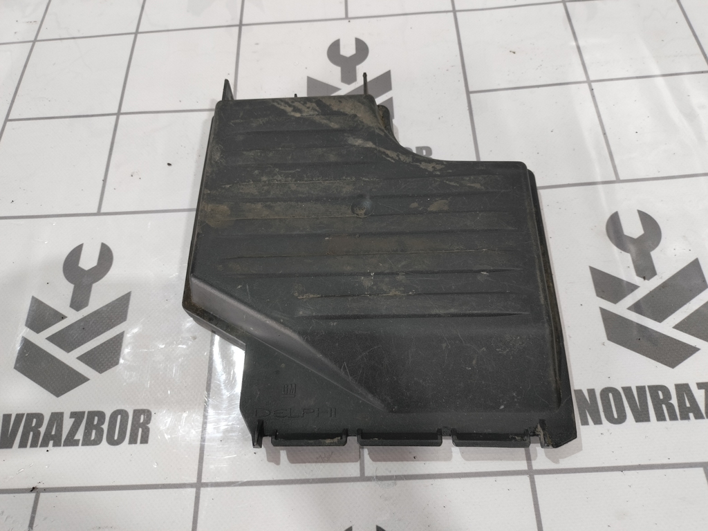 Opel Corsa C 2000-2006 для Крышка блока предохранителей