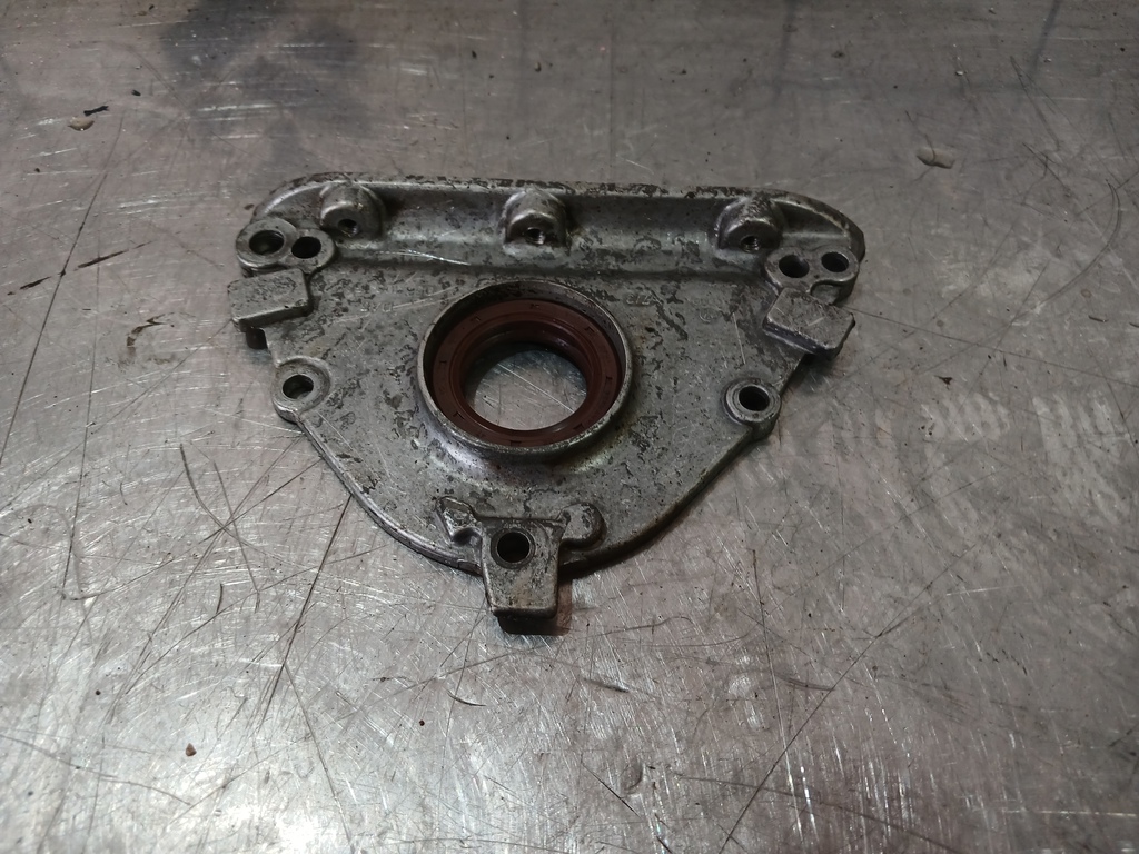 VW Passat B5 96-00 для Крышка двигателя передняя