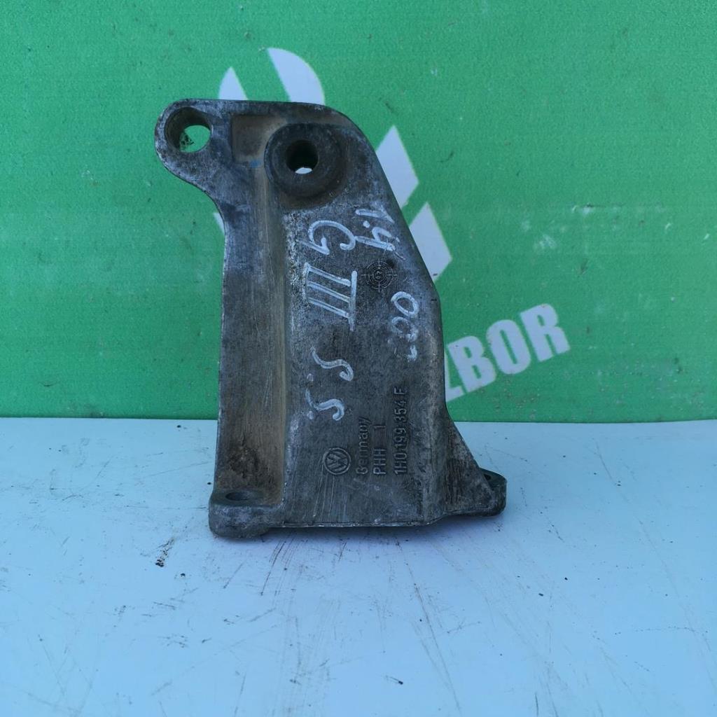 VW Golf 3 Vento 91-97 для Кронштейн двигателя правый