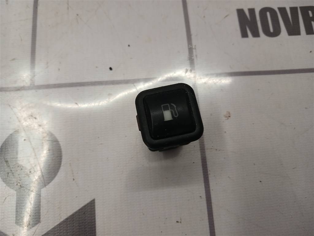 VW Passat B5 96-00 для Кнопка открывания лючка бензобака