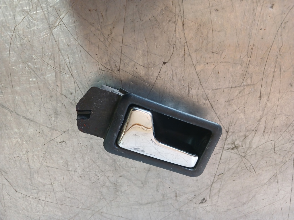 Audi 80  90  B3  86-91 для Ручка двери внутренняя левая