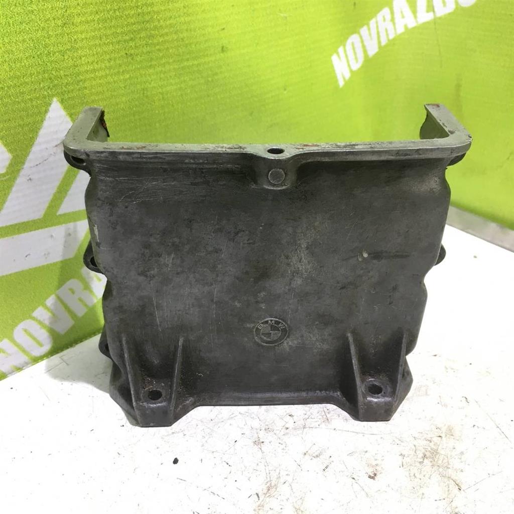 BMW 3-серия E30 82-91 для Крышка двигателя передняя