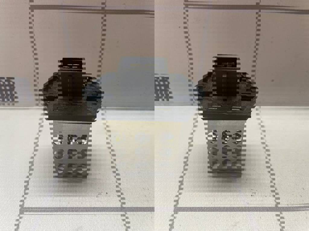 Ford Focus 1 1998-2004 для Резистор