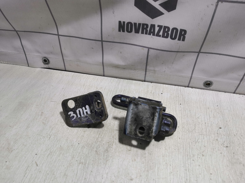 VW Golf 4 Bora 97-05 для Петля двери задней правой нижняя