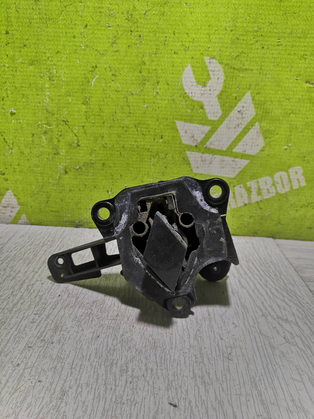 Renault Clio 2 Symbol 1998-2008 для Кнопка открывания багажника