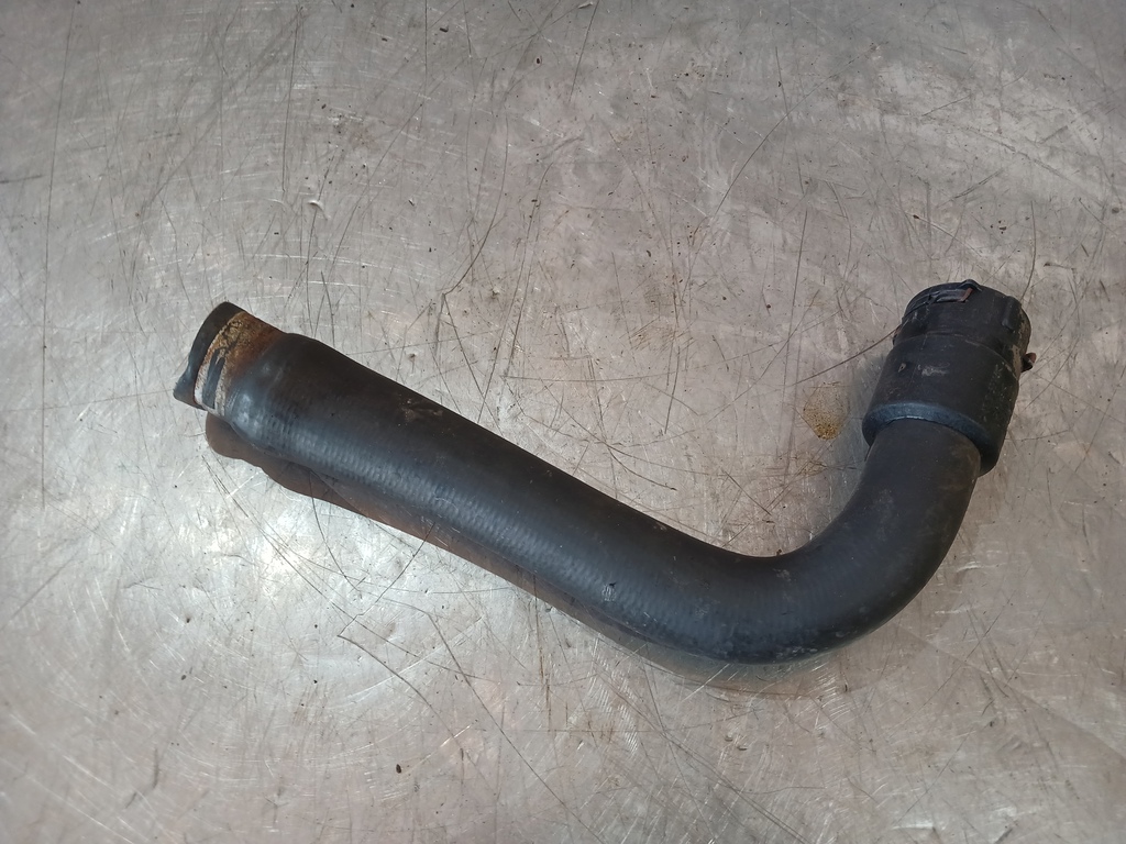 VW Passat B5 96-00 для Патрубок радиатора