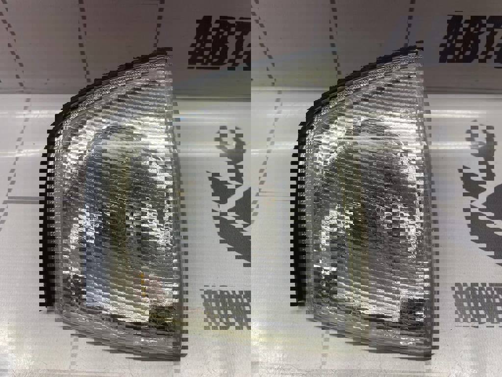 Audi 80  90  B3  86-91 для Указатель поворота левый белый