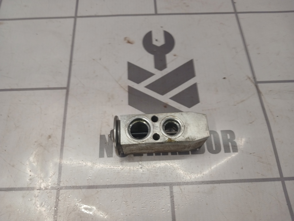 Nissan Almera N16 2000-2006 для Клапан кондиционера