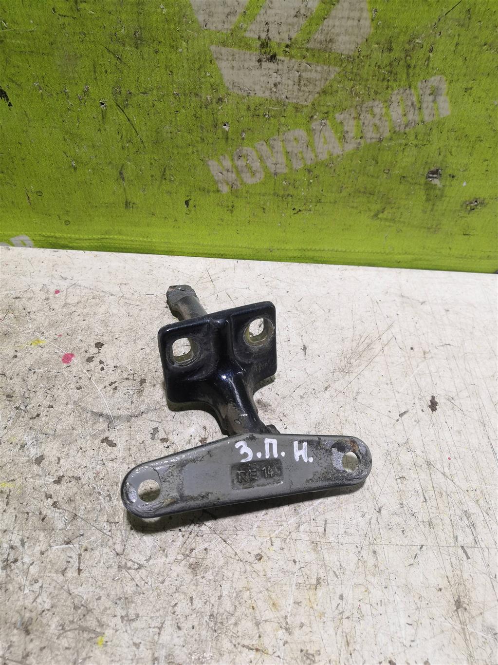 Mercedes Benz W210 E-class 1995-2000 для Петля двери задней правой нижняя