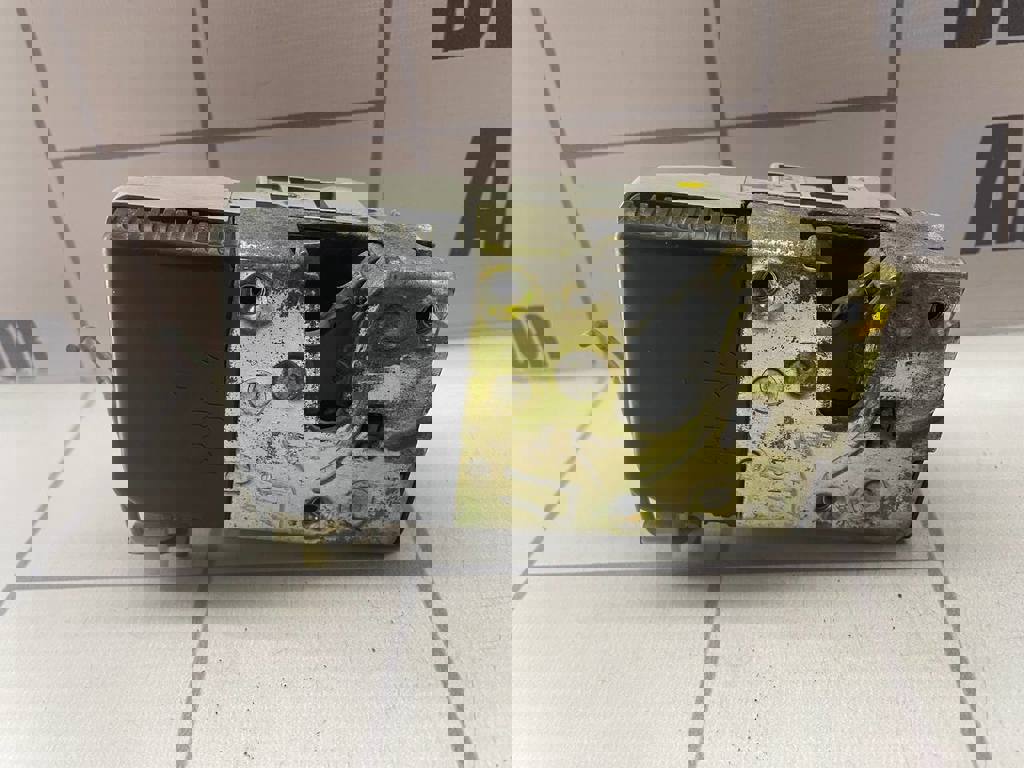 Peugeot 307 2001-2008 для Замок двери передней левой