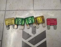 Предохранитель для Opel Corsa C 2000-2006  запчасти бу