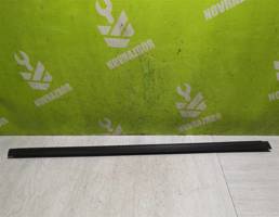 Уплотнитель стекла двери для LADA VESTA 15-19  запчасти бу