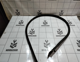 Уплотнитель для Renault Clio 3  2005-2012  запчасти бу