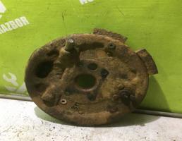 Щит опорный задний правый для Renault Scenic 96-99  запчасти бу