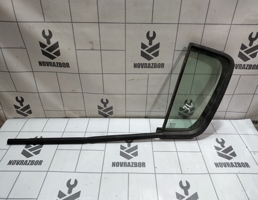 Стекло двери задней левой (форточка) для Renault Clio 3  2005-2012  запчасти бу