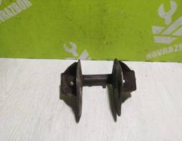 Кронштейн опоры двигателя для VW Passat  B3  1988-1993  запчасти бу