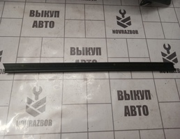 Накладка стекла переднего левого для Skoda Yeti 2009-2018  запчасти бу