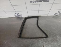 Уплотнитель стекла двери для Kia RIO 1 2000-2004  запчасти бу