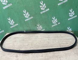 Уплотнитель двери для Peugeot 206 98-12  запчасти бу