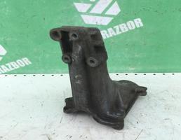 Кронштейн двигателя правый для VW Passat  B3  1988-1993  запчасти бу