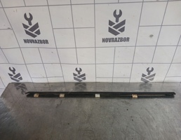 Молдинг стекла для Mazda 323 BA 94-98  запчасти бу