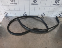 Уплотнитель двери для Renault Logan 2005-2014  запчасти бу