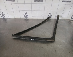 Уплотнитель стекла двери для Renault Clio 2 Symbol 1998-2008  запчасти бу