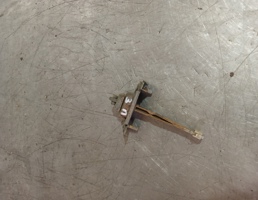 Ограничитель двери для Mazda 323 BA 94-98  запчасти бу