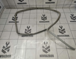 Уплотнитель для VW Golf 3 Vento 91-97  запчасти бу