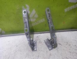 Петля капота для Audi 80 90 B4 91-94  запчасти бу