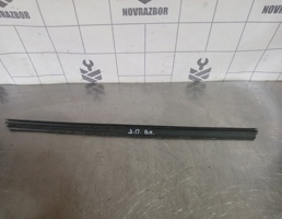 Накладка стекла заднего правого для Kia RIO 1 2000-2004  запчасти бу