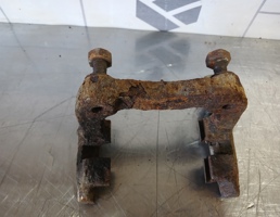 Скоба суппорта заднего для VW Golf 4 Bora 97-05  запчасти бу