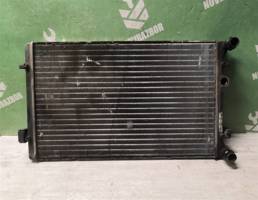 Радиатор основной для VW Golf 4 Bora 97-05  запчасти бу