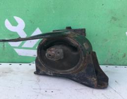 Опора двигателя правая для Toyota Carina E 1992-1997  запчасти бу
