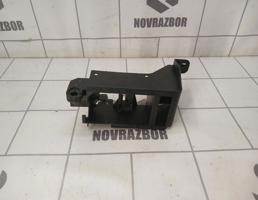 Кронштейн (сопут. товар) для Skoda Octavia A5 1Z   04-13  запчасти бу