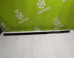 Уплотнитель стекла двери для VW Golf 3 Vento 91-97  запчасти бу