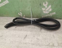 Уплотнитель двери для Mitsubishi Space Wagon (N3,N4) 1991-2000  запчасти бу