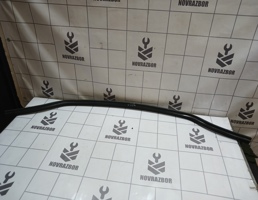 Уплотнитель капота для LADA VESTA 15-19  запчасти бу