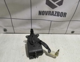 Моторчик заслонки печки для VW Golf 4 Bora 97-05  запчасти бу