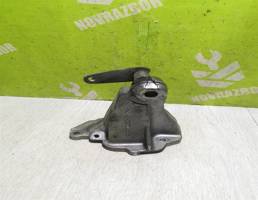 Кронштейн опоры двигателя для Mercedes Benz Vito/Viano-(639) 03-14  запчасти бу